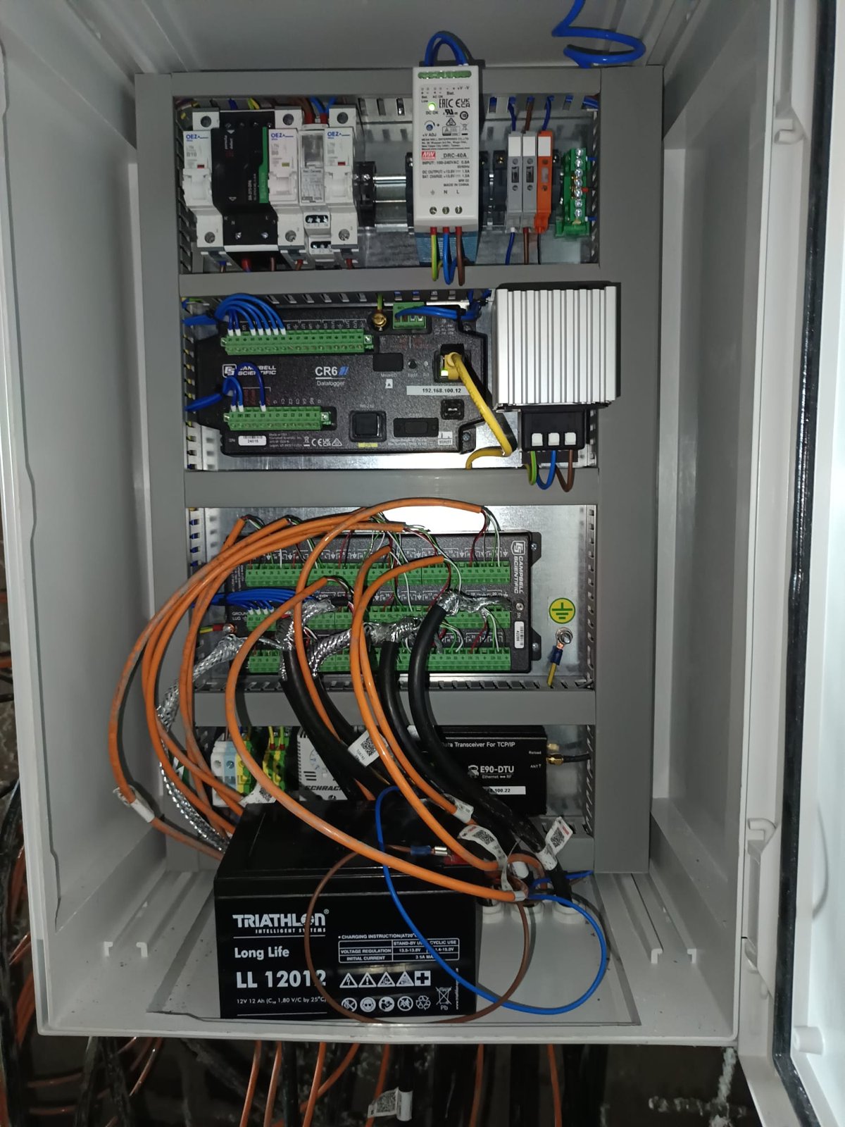 Data acquisition cabinet of a geotechnical instrumented section in the tunnel